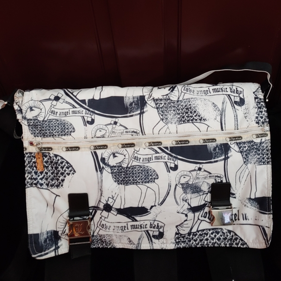 Lesportsac Handbags - L.A.M.B. Gwen Stefani Lesportsac Messenger Bag
